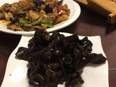 -鸿亨泰杂鱼馆(港馨家园店)