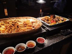 -广州万富希尔顿酒店·感趣自助餐厅·金秋蟹宴生蚝海鲜刺身
