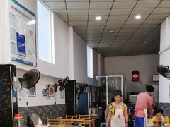 大堂-雷祖芳老妈蹄花店