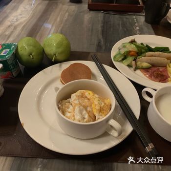 作为一家五星级的酒店，各方面的设施，还是值得称赞的~