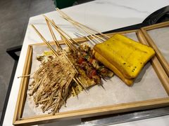 -山野的朋友露营炭火烤肉