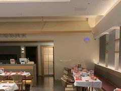 -肥肥虾庄·金牌油焖大虾(汉口城市广场店)