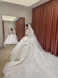 -派丽莫Pellimo原创设计婚纱品牌