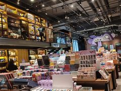 -半山书局(新世纪商城店)