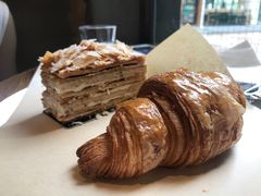 海盐焦糖牛角包-来回·咖啡(天河南店)