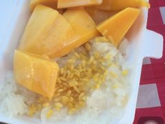 -芒果糯米饭摊子