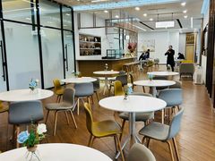 -上海宝信宝马4S店