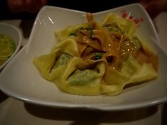 芝麻酱拌荠菜鲜肉馄饨-东泰祥生煎馆(重庆北路店)