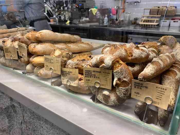 paper stone bakery(深圳湾万象城店"7415「焦糖牛角包」虽说是