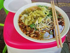 -啊墨江牛烂烀米线