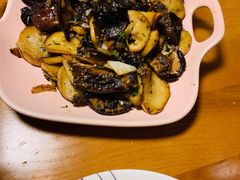 柑榄油黑胡椒爆野山菌-小粤楼·怀旧粤菜(万辉国际广场店)