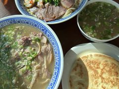 -泉儿头杂碎(杂碎师大店)