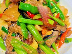 -伴山牛贵州黄牛肉火锅·苗疆非遗艺术餐厅(上海首店)