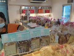 -红房子西点(汇联商厦天钥桥路店)