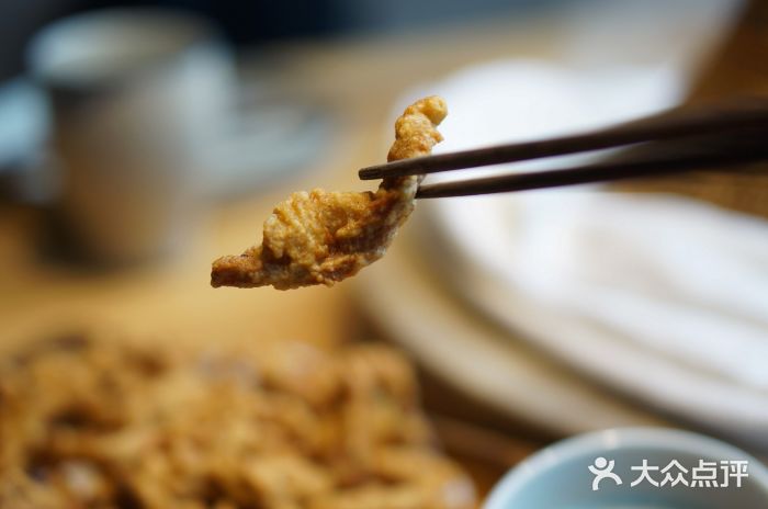 滇大池蒸汽石锅鱼·云南铜锅鱼(芳圆里店)小酥肉图片