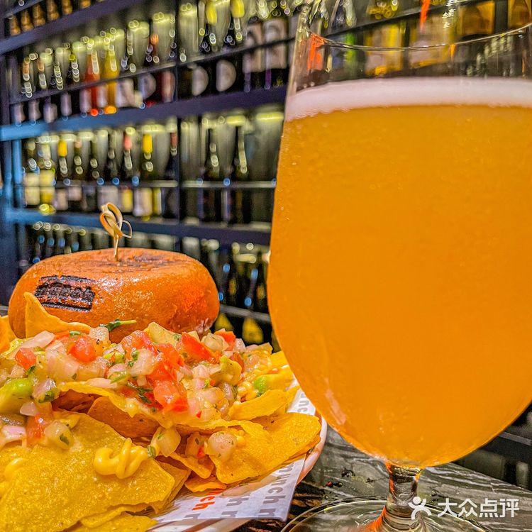 🍔广州坠好吃的汉堡竟然在酒吧里❓