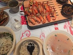 -肥肥虾庄·金牌油焖大虾(汉口城市广场店)