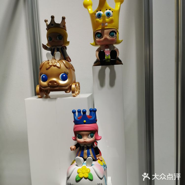 IFS国金中心DIMOO环游星海