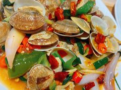 -三亚火车头万人海鲜广场