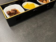 -铭牛烧肉·和牛海鲜自助(高新月牙湖店)