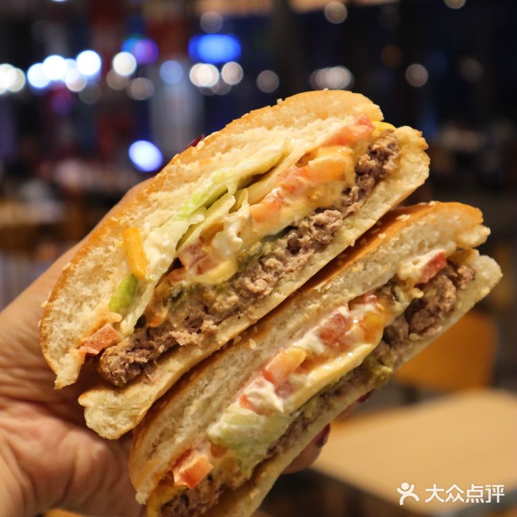 掌控全场｜汉堡王的新品皇堡也太好吃了吧💯