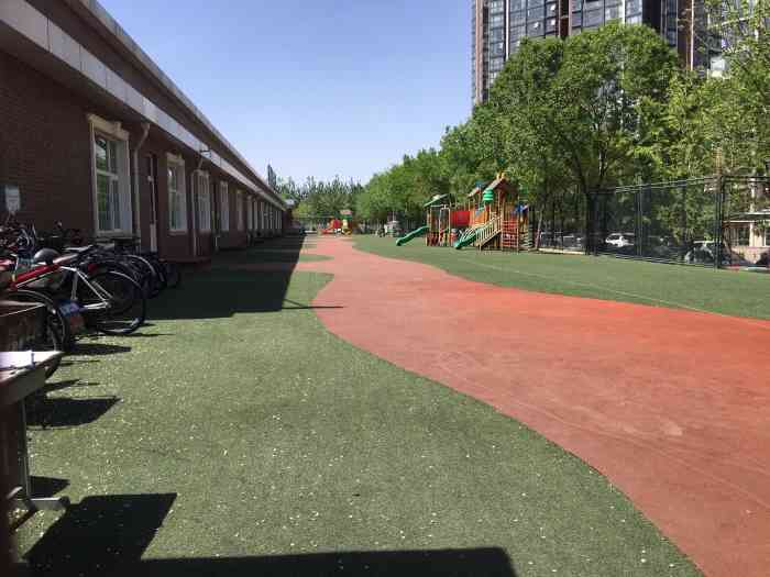 青苗国际幼儿园(万达校区)-"我是这里的老师,我很喜欢我现在的工作