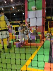 -蹦蹦跳跳(新奥购物中心店)