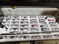 -视野联行眼镜蔡司·依视路官方授权店(顺城店)