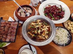 -老滇山寨•云南特色菜•地方菜•民族风情歌舞表演(金碧店)