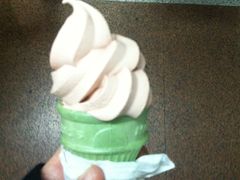 甜筒-麦当劳(中山公园龙之梦店)