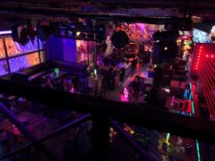 -UP嘻哈酒吧(粉巢店)