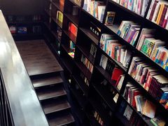 -钟书阁(松江泰晤士小镇店)