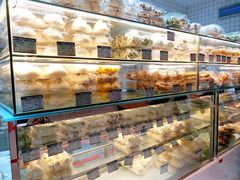 -白玉兰食品甜凤店(合生汇店)