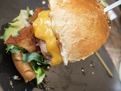 经典芝士汉堡-HIGH FIVE哈福手工汉堡(桂林路店)