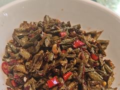 -阿瓦山寨·湘菜现炒·剁椒鱼头王(咸阳总店)