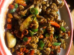 红烧牛蛙-老三样·美食研究中心(世贸路店)