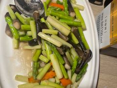 芦笋炒鸡枞菌-味莊·青岛菜(云霄路店)