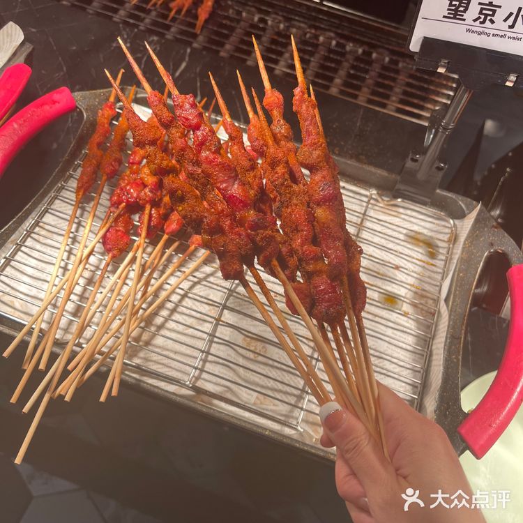 最近特别想吃烤肉和火锅 没想到这家店实现了烤肉自由和