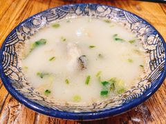 大砂锅炖鱼头汤-丹江渔村(首都机场店)