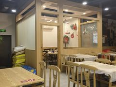 大堂-江城燕子大排档(江汉路步行街店)