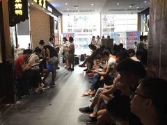 等位区-龙聚德北京烤鸭(沙坪坝华宇A馆店)
