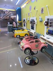 -爆米花儿童美发乐园