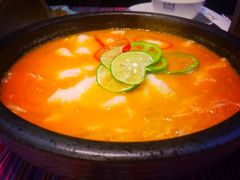 -香巴拉云南餐厅(华莱坞店)