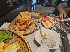 -尚尚仙·酸汤猪手·猪肚鸡火锅(华联万柳购物中心店)