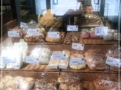 -顶东面包花园·生日蛋糕(世博店)