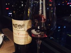 -AIR Restaurant & Lounge