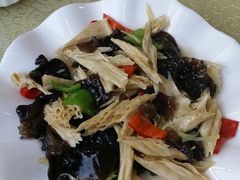 木耳炒腐竹-天天向上素食餐厅(五台山店)