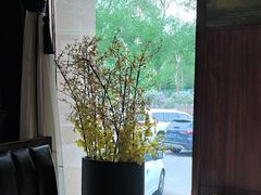 -八府香鸭·啫啫煲(华山路店)