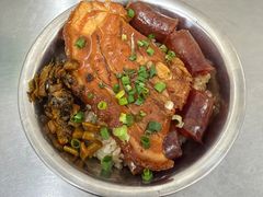香肠糯米扣肉饭-梁阿婆廿年老牌扣肉糯米饭