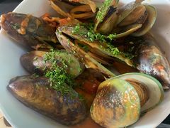 -Bully Hayes Restaurant & Bar